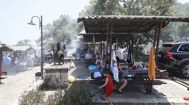 Sıcaktan bunalan mesire alanlarına koştu