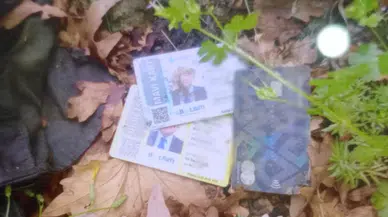 Korhan Berzeg’in kemikleriyle bulunan toplu ulaşım ve banka kartları görüntülendi