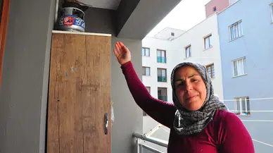 Kumru yuvasını bozmamak için evinin balkonunu kullanmıyor