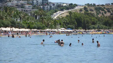 Bodrum'da bayramın 2'nci gününde sahiller doldu