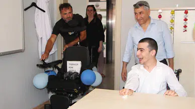 Hollandalı iş insanından engelli Sertunç'a, akülü tekerlekli sandalye