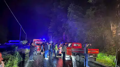 Rize'de iki kamyonetin çarpıştığı kazada 4 kişi yaralandı