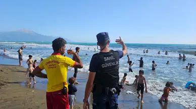 Hatay’da sahil güvenlik ekipleri vatandaşları bilgilendirdi