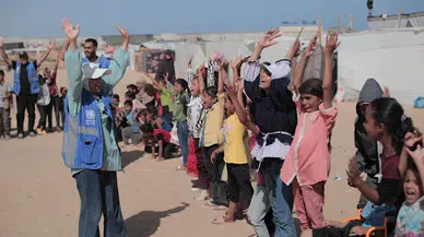 Gazzeli çocuklar bayramın ilk gününde oyunlar oynadı