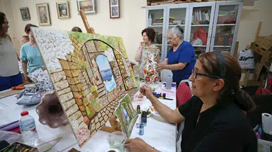 Karşıyaka'da 60 yaş üzeri vatandaşa kurs ve etkinlik