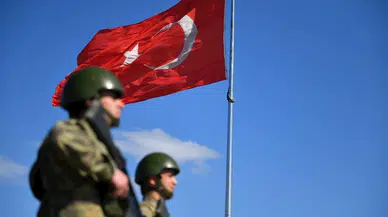 Yunanistan'a kaçmaya çalışan 5'i FETÖ mensubu 9 kişi yakalandı
