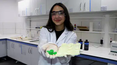 Liseli Elvin’den doktorların hayatını kolaylaştıracak buluş; hafif, esnek ve çevreci radyasyon kalkanı