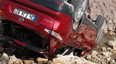 Artvin'de otomobilin dere yatağına yuvarlandığı kazada 4 kişi yaralandı