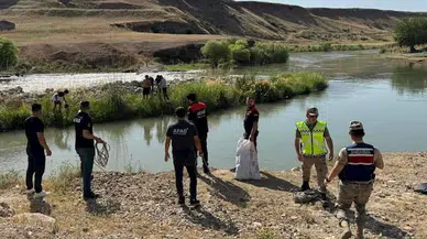 Su yükselince oluşan adacıkta mahsur kalan 5 kişi kurtarıldı