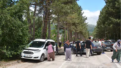 Tokat’ta otomobil park halindeki araca çarptı, 4 kişi yaralandı