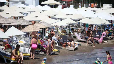 Bodrum'da bayramın 3'üncü gününde de plajlar doldu