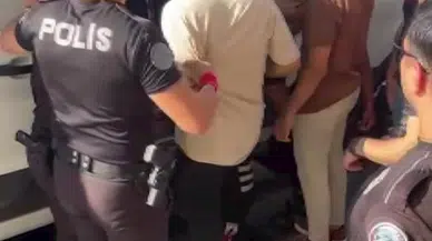 İstanbul-Avcılar'da metrobüs durağında 25 kaçak göçmen yakalandı