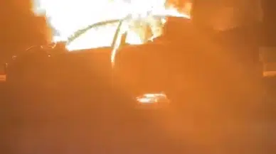 İstanbul - Ataşehir'de taksi ile çarpışan otomobil alev alev yandı; 3 yaralı 