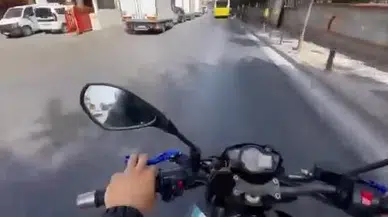 İstanbul-Ataşehir’de motosiklet kazası kask kamerasında