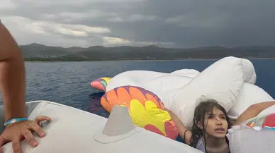 Salda Gölü'nde açığa sürüklenen Ayşe Sıla, botla kurtarıldı