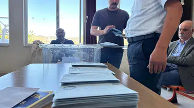 Tunceli'nin Akpazar beldesinde oy verme işlemleri başladı (2)