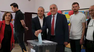 Kayseri'nin Pınarbaşı ilçesinde oy kullanma işlemi başladı (2)