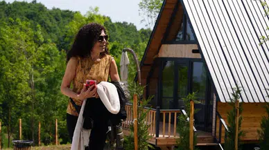 Güney Amerikalı turistler, Düzce'de Aydınpınar Şelalesi Tabiat Parkı'nı gezdi