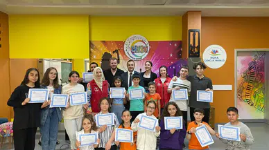 Hopa Gençlik Merkezi'nde Renkli Etkinlikler Düzenlendi