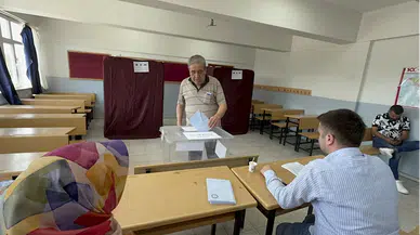 Seçimin yenilendiği Düzce, Karabük ve Zonguldak'taki bazı mahallelerde oy kullanılıyor