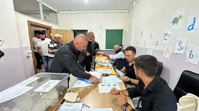 Tunceli'nin Akpazar beldesinde oy verme işlemi başladı