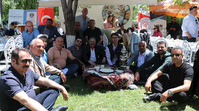 Van'da 5'inci 'Dünya Kahvaltı Günü' etkinliği; inci kefallerini de izlediler