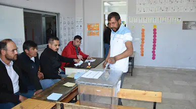 Sivas'ın Güneykaya beldesinde oy kullanma işlemi başladı