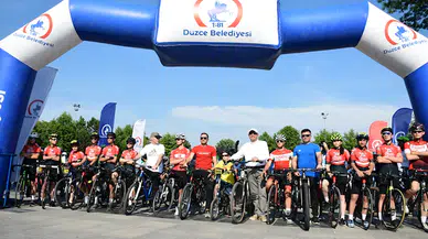 Düzce'de bisikletseverler bahar festivali kapsamında pedal çevirdi