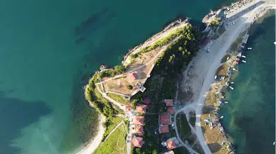 Üç tarafı deniz manzaralı Ginolu Kalesi, restorasyonun ardından ziyaretçilerini bekliyor