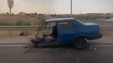 Diyarbakır'da çarpışan otomobillerden biri ikiye bölündü: 4 yaralı