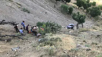Adıyaman'da otomobil uçuruma yuvarlandı: 1 ölü, 1 yaralı 