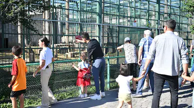 Hayvanat bahçesine bayramda 30 bin ziyaretçi