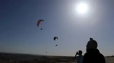 Fizik öğretmeni çocukluk hayaline kavuştu; yamaç paraşütü eğitmeni oldu 