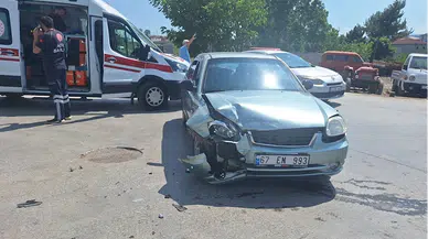 Samsun’da iki otomobilin çarpışması sonucu 4 kişi yaralandı