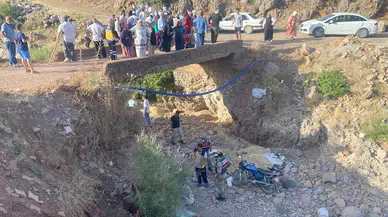 Köprüden düşen motosikletin sürücüsü öldü, eşi ağır yaralı 