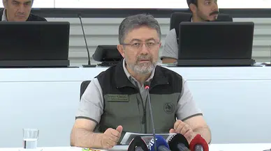 Bakan Yumaklı: Uşak'taki orman yangını kontrol altına alındı