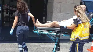 Denizde ayağı burkulunca boğulma tehlikesi geçirdi