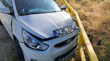 Tokat'ta bariyerlere çarpan otomobildeki 3 kişi yaralandı