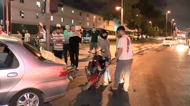 İstanbul-Fatih'te iki otomobil ve motosikletin karıştığı kazada 2 kişi yaralandı