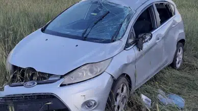 Gerede'de tarlaya devrilen otomobildeki 3 kişi yaralandı