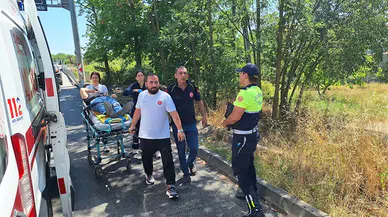 Kocaeli'de iki otomobil kavşakta çarpıştı: 5 yaralı