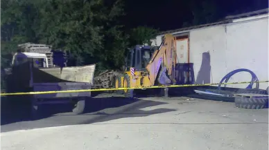 Çorum'da üzerine iş makinesinin kepçesi düşen kişi hayatını kaybetti