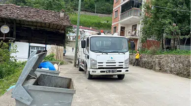 Trabzon'da çöp kamyonu ile direk arasında sıkışan işçi öldü