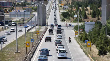 'Kilit kavşak' Kırıkkale'de, bayram dönüşü trafiği