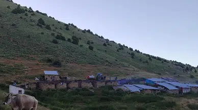 Sivas’ta soba borusundan çıkan yangında 5 yayla evi zarar gördü