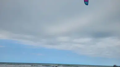 Samsun'da adrenalin tutkunları uçurtma sörfüyle tanışıyor