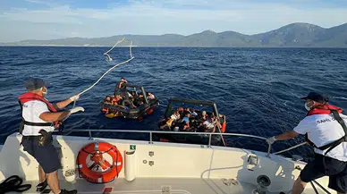 Yunan unsurlarınca Türk karasularına itilen 37 kaçak göçmen kurtarıldı