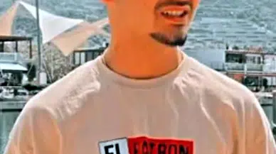 Motosiklet trafik levhasına çarptı: 1 ölü, 1 yaralı