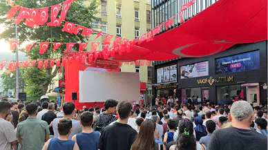 Türkiye-Portekiz maçı, Düzce, Karabük, Sakarya ve Kocaeli'de dev ekranlardan izlendi