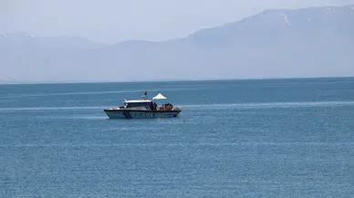 Van Gölü'nde kaybolan Ahmet'i aramalarında 3'üncü gün